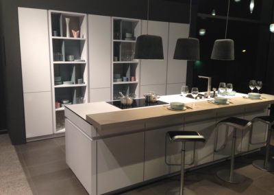 cuisine design contemporaine avec îlot central à Caen - Patrix